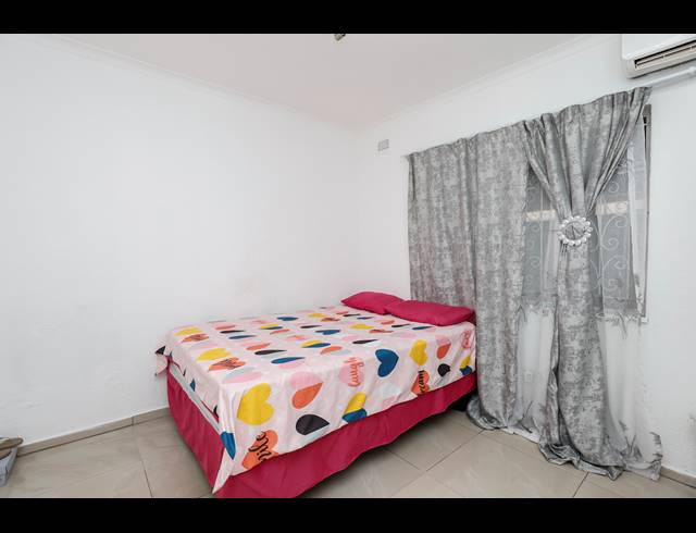 6M² BUILDING FOR SALE IN SYDENHAM